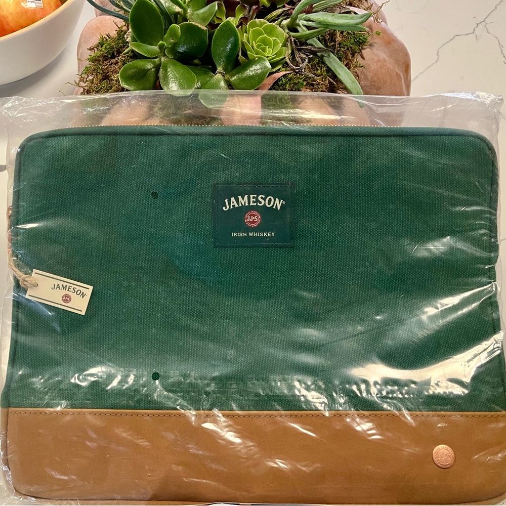 NWT Jameson Laptop computer bag.
